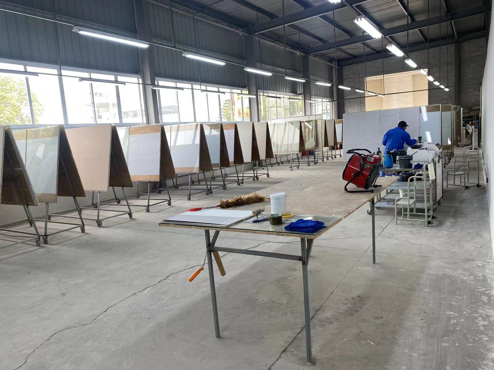 爱涂妆工匠师培训体系:以工艺标准化重塑墙面装饰艺术
艺术涂料施工
艺术涂料服务