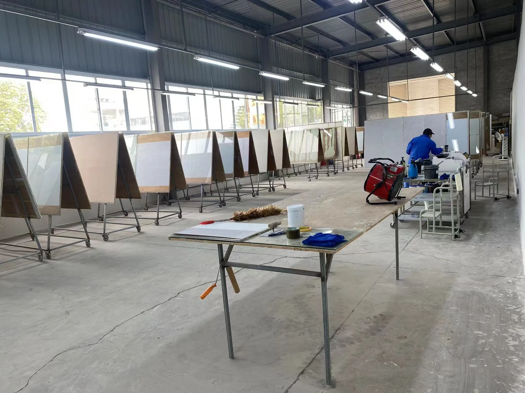 爱涂妆工匠师培训体系:以工艺标准化重塑墙面装饰艺术
艺术涂料施工
艺术涂料服务