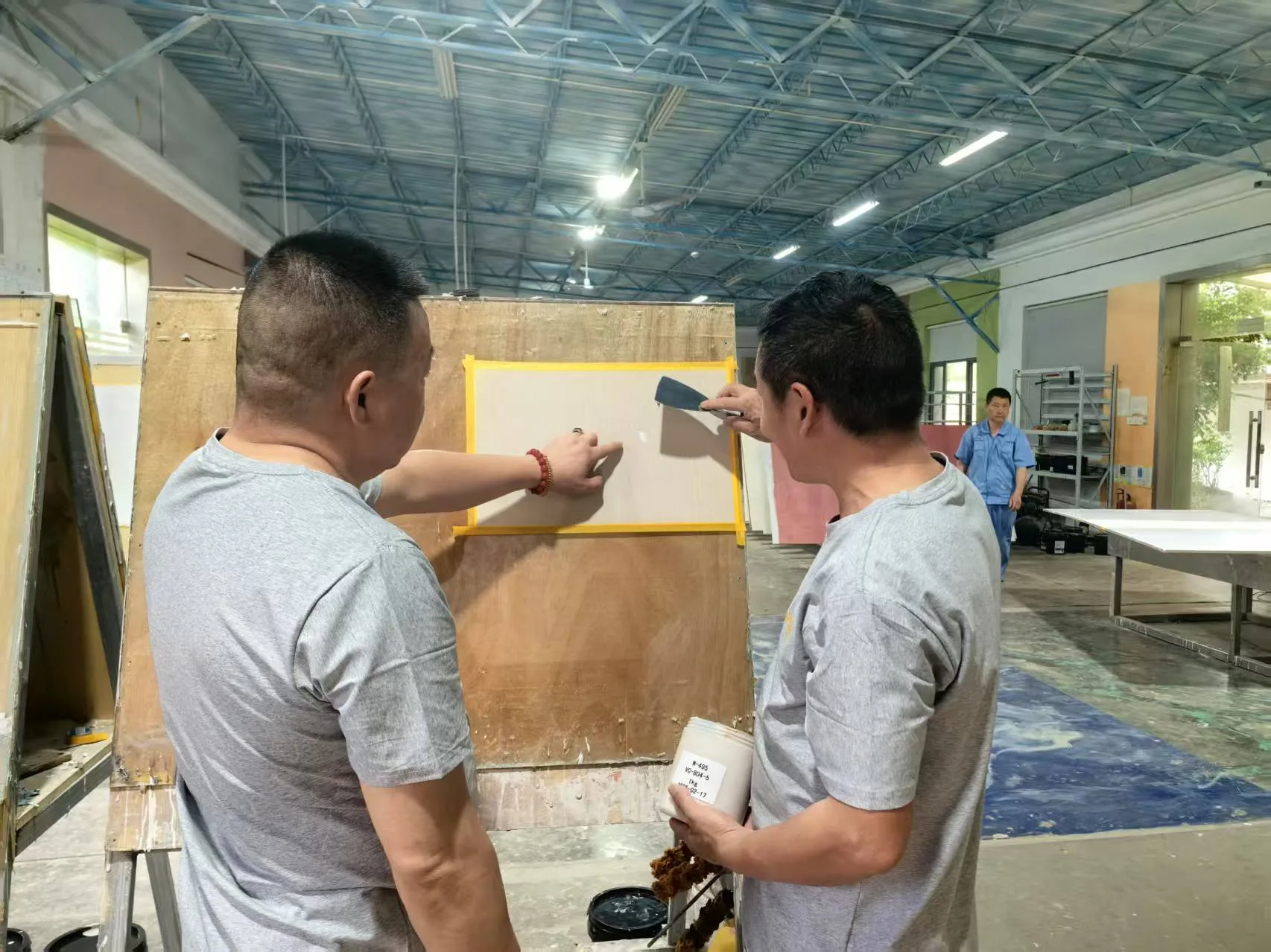 爱涂妆工匠师培训体系:以工艺标准化重塑墙面装饰艺术
艺术涂料施工
艺术涂料服务
