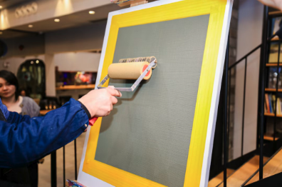 iLuvVivid News|When Walls Become Canvases: A Dialogue on Color, Texture, and Improvisation